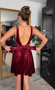 Sexy Backless U-Neck Back Bandage Mini Skirt